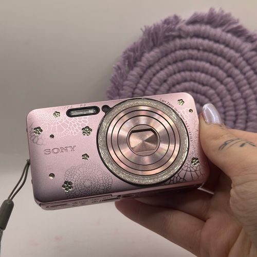 cybershot ultra rara rose dsc w570d edicao limitada cravejada em swarovski 16 1mgpx 126074777?action_source=31319&ref=home_home&rsp=1&rspix=1