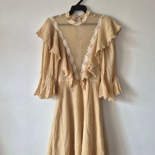 vestido vintage bege decote v estilo cottagecore renascentista camponesa 151394362?action_source=74549&ref=home_home&rsp=1&rspix=1