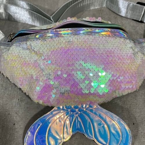 pochete carnaval sereia 134451898?action_source=67456&ref=home_home&rsp=1&rspix=1