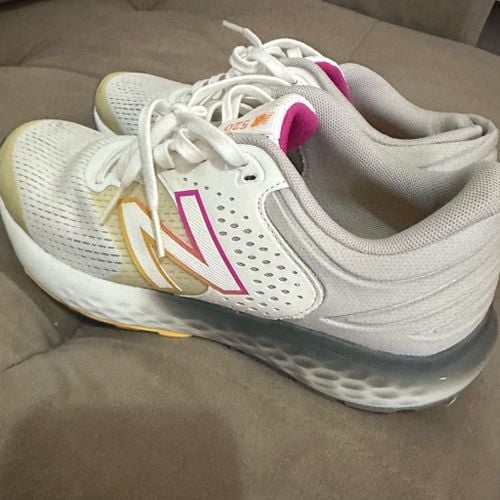 tenis new balance 520 feminino branco comprado no exterior 140881334?action_source=76398&ref=home_home&rsp=1&rspix=1