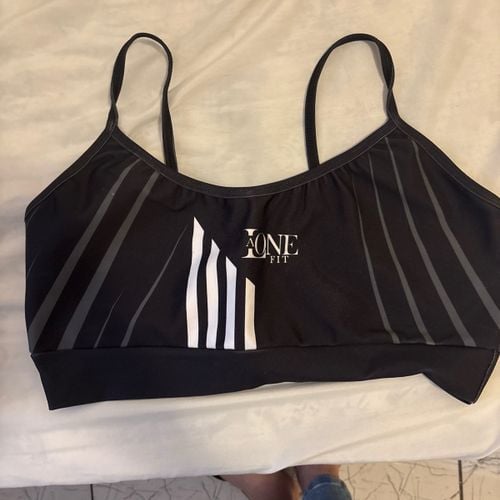 tops de academia laonefit g 148223024?action_source=75018&ref=home_home&rsp=1&rspix=1
