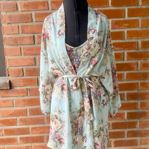 conjunto camisola e robe victorias secrets tom de azul com bouquet delicado floral 141775170?action_source=72470&ref=home_home&rsp=1&rspix=1