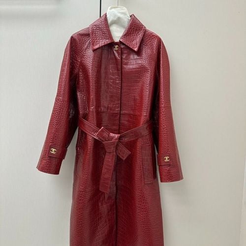 casaco longo chanel couro croco burgundy 153489424?action_source=75473&ref=home_home&rsp=1&rspix=1