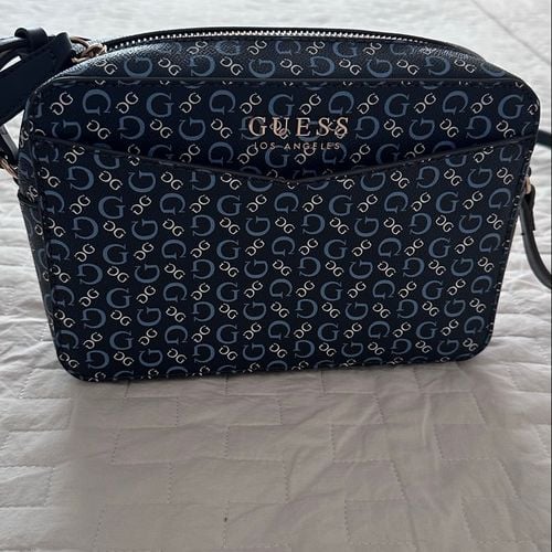 bolsa guess 129410719?action_source=70655&ref=home_home&rsp=1&rspix=1