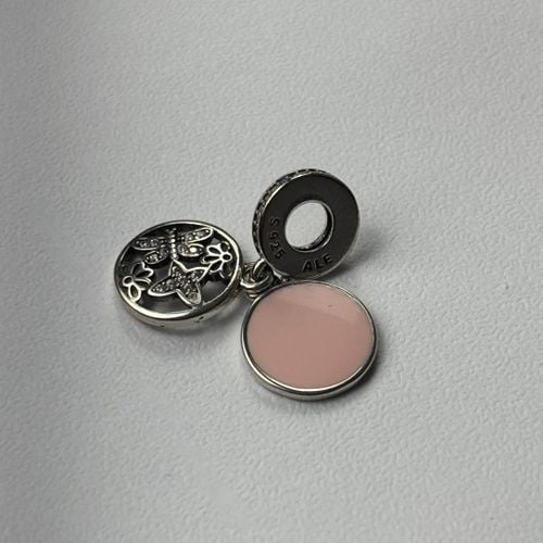 pingente pandora 132820504?action_source=67326&ref=home_home&rsp=1&rspix=1