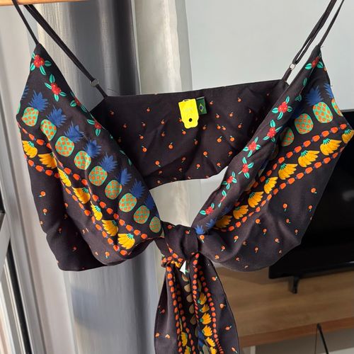 top de amarracao da farm tam p 128728533?action_source=67222&ref=home_home&rsp=1&rspix=1