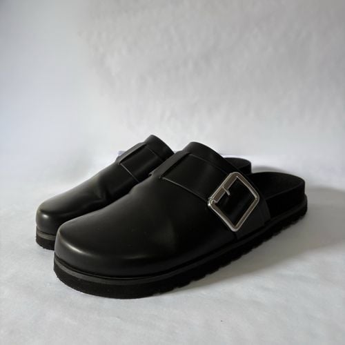 sandalia clog preta de couro 131244764?action_source=65407&ref=home_home&rsp=1&rspix=1