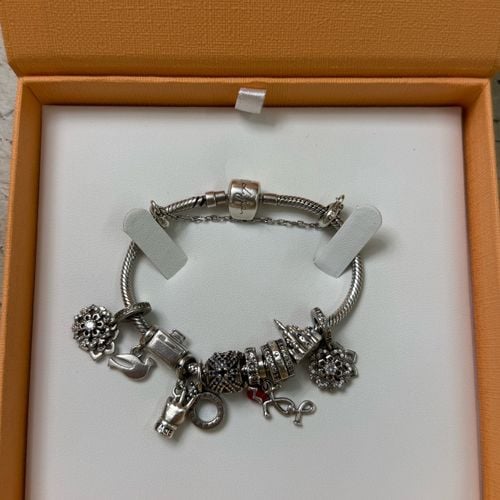 pulseira life vivara prata 925 com berloques 141603629?action_source=67326&ref=home_home&rsp=1&rspix=1