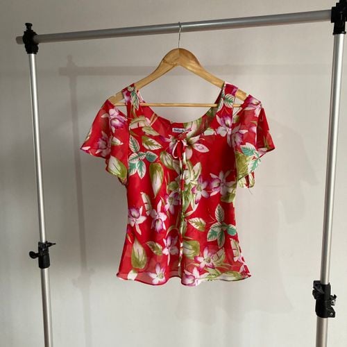 blusa vintage verao flores floral dalant 133505910?action_source=68477&ref=home_home&rsp=1&rspix=1