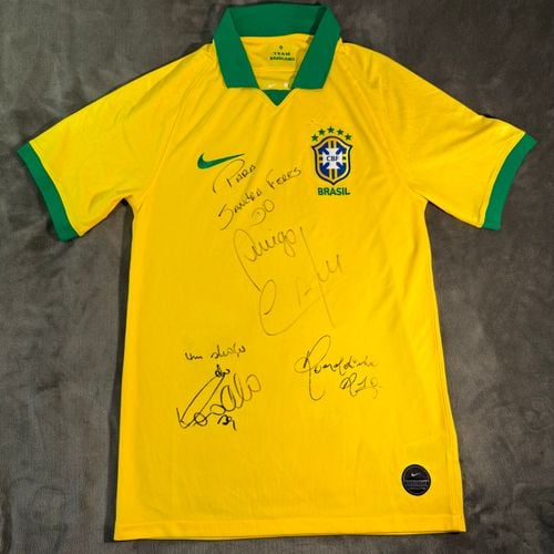 camisa brasil 2019 autografada cafu ronaldo ronaldinho 133697417?action_source=69961&ref=home_home&rsp=1&rspix=1