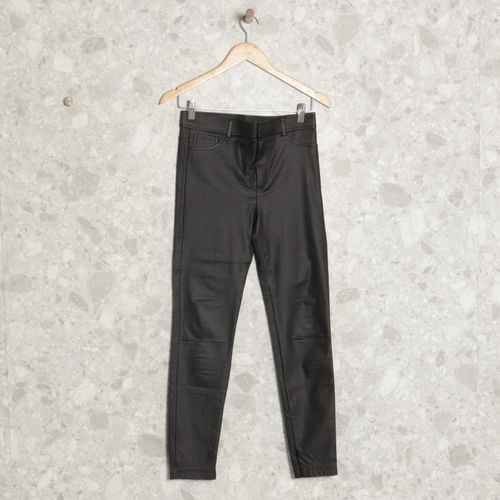 calca preta zara 123087978?action_source=70754&ref=home_home&rsp=1&rspix=1