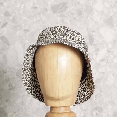 bucket off white animal print zara 142062424?action_source=73031&ref=home_home&rsp=1&rspix=1