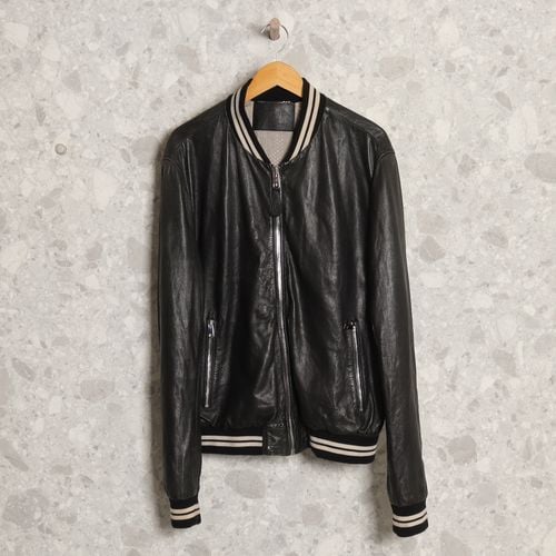 jaqueta preta dolce e gabbana 128610405?action_source=71744&ref=home_home&rsp=1&rspix=1