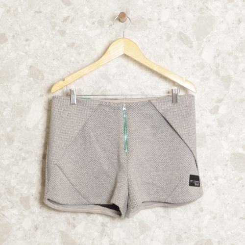 short cinza adidas 149793912?action_source=76891&ref=home_home&rsp=1&rspix=1