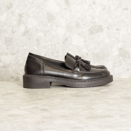 mocassim preto sua cia 133388824?action_source=66728&ref=home_home&rsp=1&rspix=1