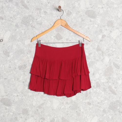 saia vermelha escura babados pull e bear 138445928?action_source=70754&ref=home_home&rsp=1&rspix=1