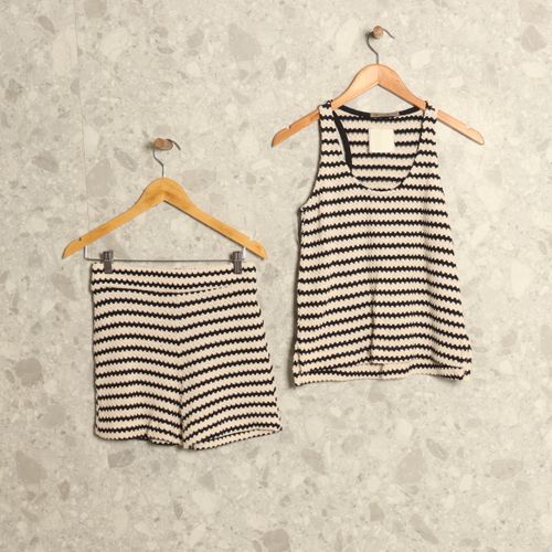 conjunto off white listrado blusa e short ak 137869258?action_source=69302&ref=home_enjoei_pro&rsp=1&rspix=1