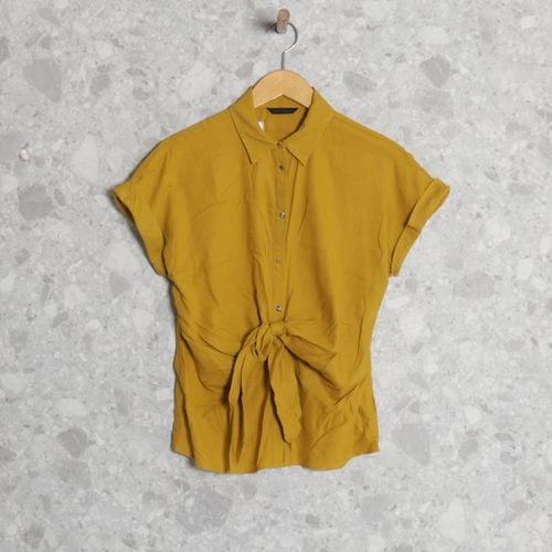camisa amarelo esverdeada zara 140722618?action_source=70754&ref=home_home&rsp=1&rspix=1