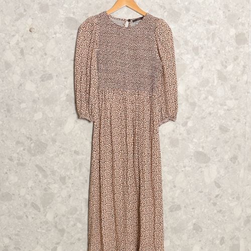 vestido bege abstrata animale 135357951?action_source=68547&ref=home_home&rsp=1&rspix=1