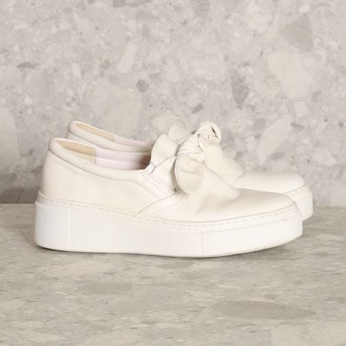 tenis branco arezzo 139241277?action_source=70754&ref=home_home&rsp=1&rspix=1