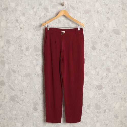 calca bordo yaaas 140135752?action_source=72668&ref=home_home&rsp=1&rspix=1