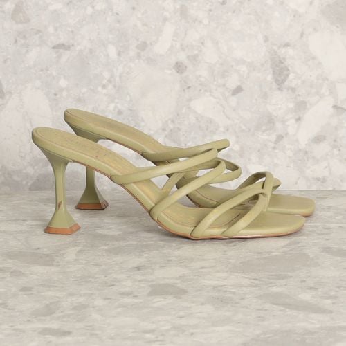 sandalia verde one self 133380348?action_source=69004&ref=home_home&rsp=1&rspix=1