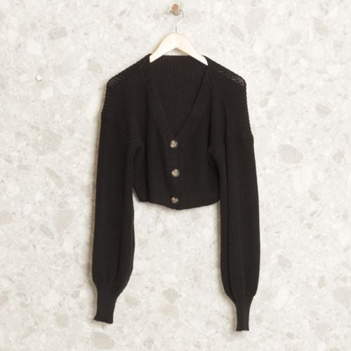cropped linho preto 140642325?action_source=71612&ref=home_home&rsp=1&rspix=1
