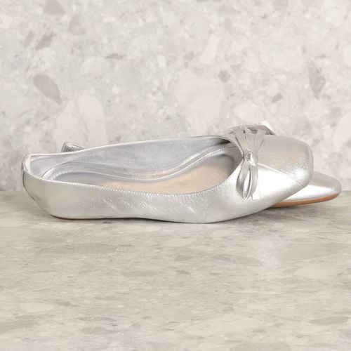 sapatilha prata arezzo 128897088?action_source=69532&ref=home_home&rsp=1&rspix=1