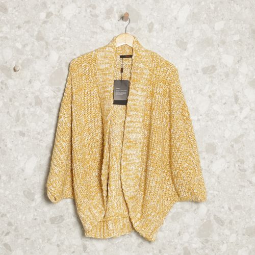 casaco amarelo animale 135982940?action_source=70096&ref=home_home&rsp=1&rspix=1