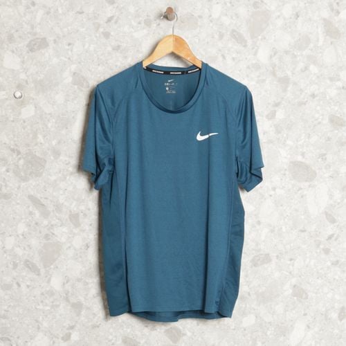 camiseta azul nike 137981029?action_source=69004&ref=home_home&rsp=1&rspix=1