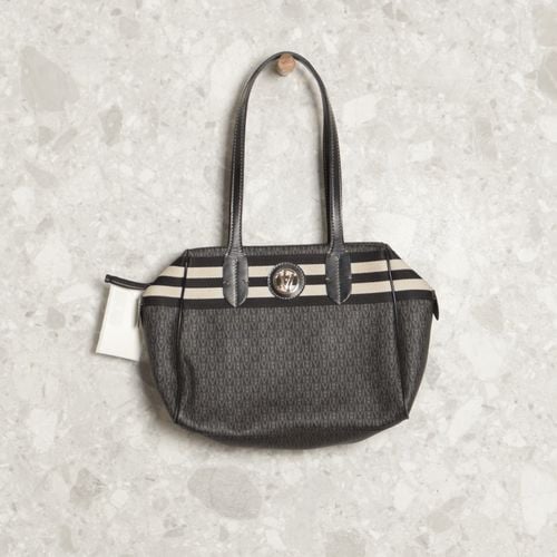 bolsa preta victor hugo 130152280?action_source=74816&ref=home_home&rsp=1&rspix=1
