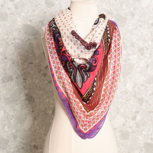 lenco roxo abstrata 127836209?action_source=70096&ref=home_home&rsp=1&rspix=1