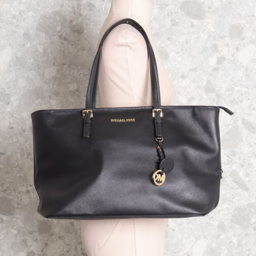 bolsa preta couro michael kors 138778692?action_source=74816&ref=home_home&rsp=1&rspix=1