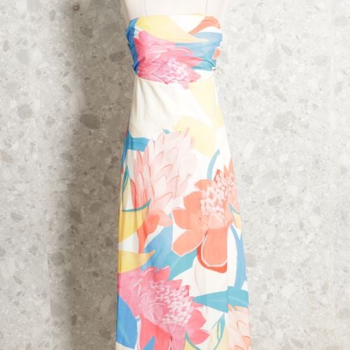 vestido creme floral 141819419?action_source=67322&ref=home_home&rsp=1&rspix=1