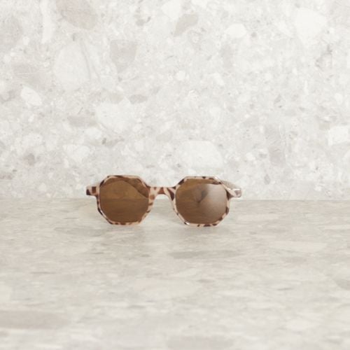 oculos animal print marrom 139276400?action_source=70096&ref=home_home&rsp=1&rspix=1