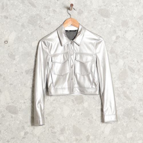 casaco cropped prata zara 140007840?action_source=71744&ref=home_home&rsp=1&rspix=1