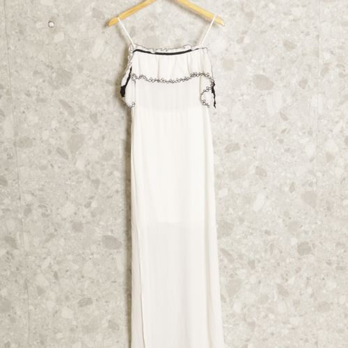 vestido branco valentina modas 132874875?action_source=69004&ref=home_home&rsp=1&rspix=1