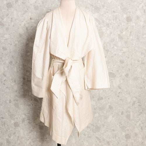 casaco creme glitter inglesis 135189882?action_source=72769&ref=home_home&rsp=1&rspix=1