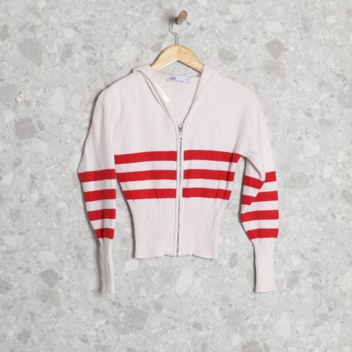 jaqueta off white listrado zara 139262600?action_source=72769&ref=home_home&rsp=1&rspix=1