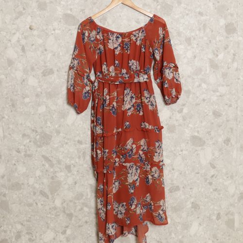 vestido terracota floral mixxon 108051388?action_source=67322&ref=home_home&rsp=1&rspix=1