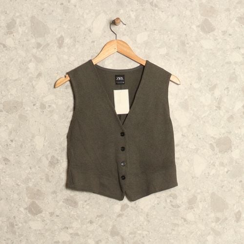 colete verde zara 137531168?action_source=70754&ref=home_home&rsp=1&rspix=1