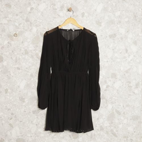 vestido preto zara 135437302?action_source=70754&ref=home_home&rsp=1&rspix=1