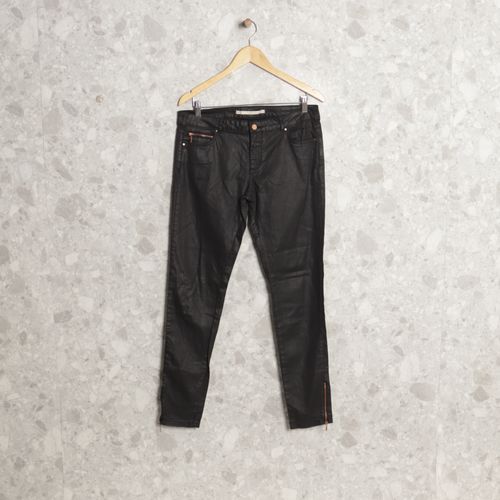 calca preta skinny zara 137991694?action_source=69532&ref=home_home&rsp=1&rspix=1