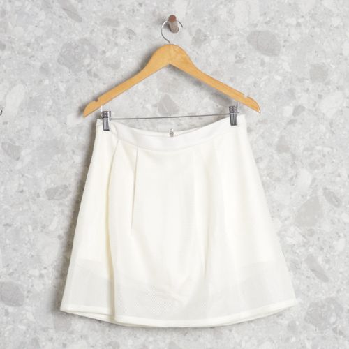 short saia branco teti gio 106804212?action_source=69302&ref=home_enjoei_pro&rsp=1&rspix=1