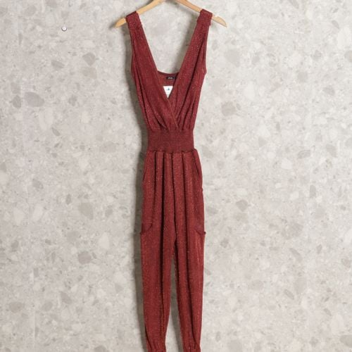 macacao vermelho escuro brilhoso 126297456?action_source=70096&ref=home_home&rsp=1&rspix=1