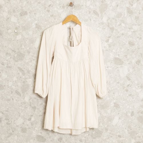 vestido creme muna 140437872?action_source=70358&ref=home_home&rsp=1&rspix=1