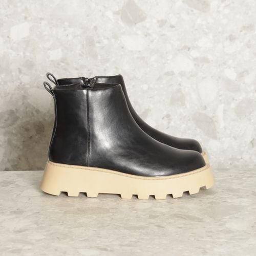 bota preta tratorada zara 138580339?action_source=71612&ref=home_home&rsp=1&rspix=1