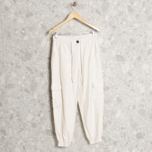 calca off white zara 136453928?action_source=70853&ref=home_home&rsp=1&rspix=1
