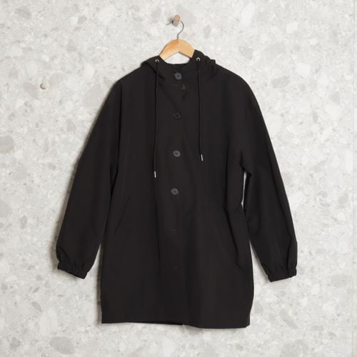 casaco preto windbreaker 145783793?action_source=75015&ref=home_home&rsp=1&rspix=1