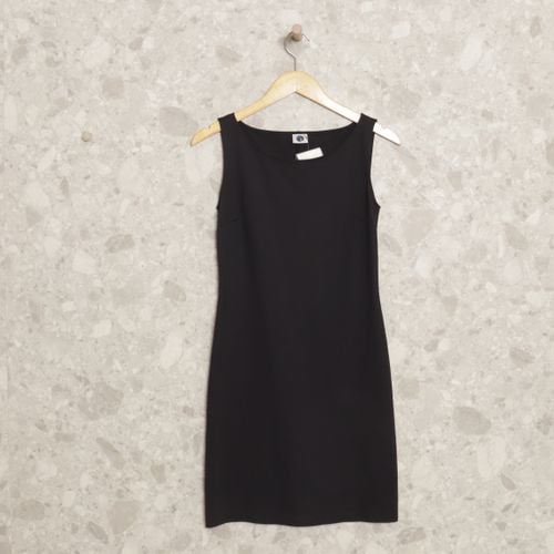 vestido preto fit 110008383?action_source=73427&ref=home_home&rsp=1&rspix=1